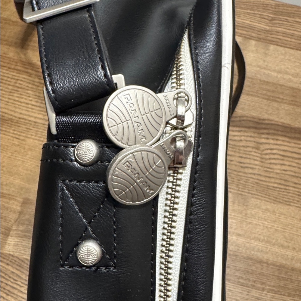 Pan Am Black and White Men's Bag - Picture 4 of 11